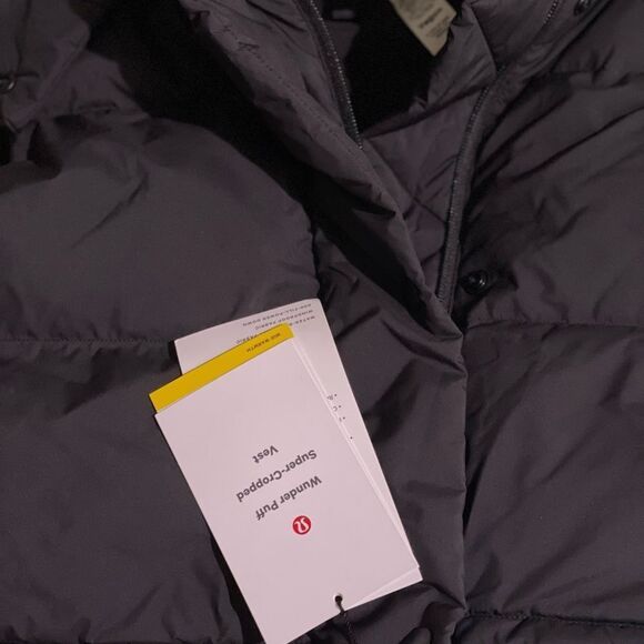 LULULEMON WUNDER Puff SUPER CROPPED vest BLACK SIZE 4 perfect cute NWT - Picture 3 of 5